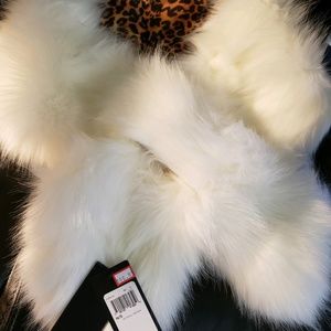 GUESS FUR SCARF WITH ANIMAL PRINT LINING.  NWT